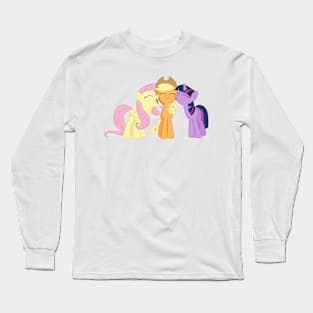 Fluttershy and Twilight nuzzling Applejack Long Sleeve T-Shirt